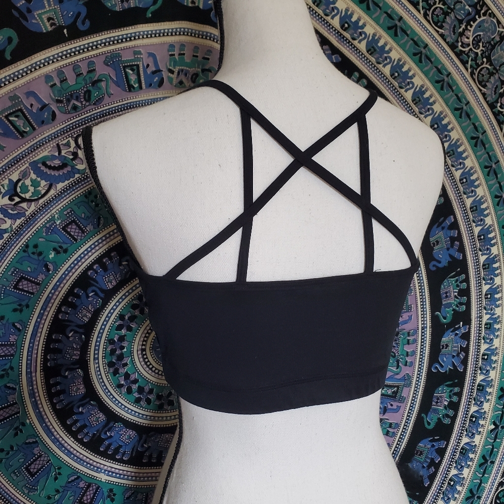 SO Strappy Sports Bra